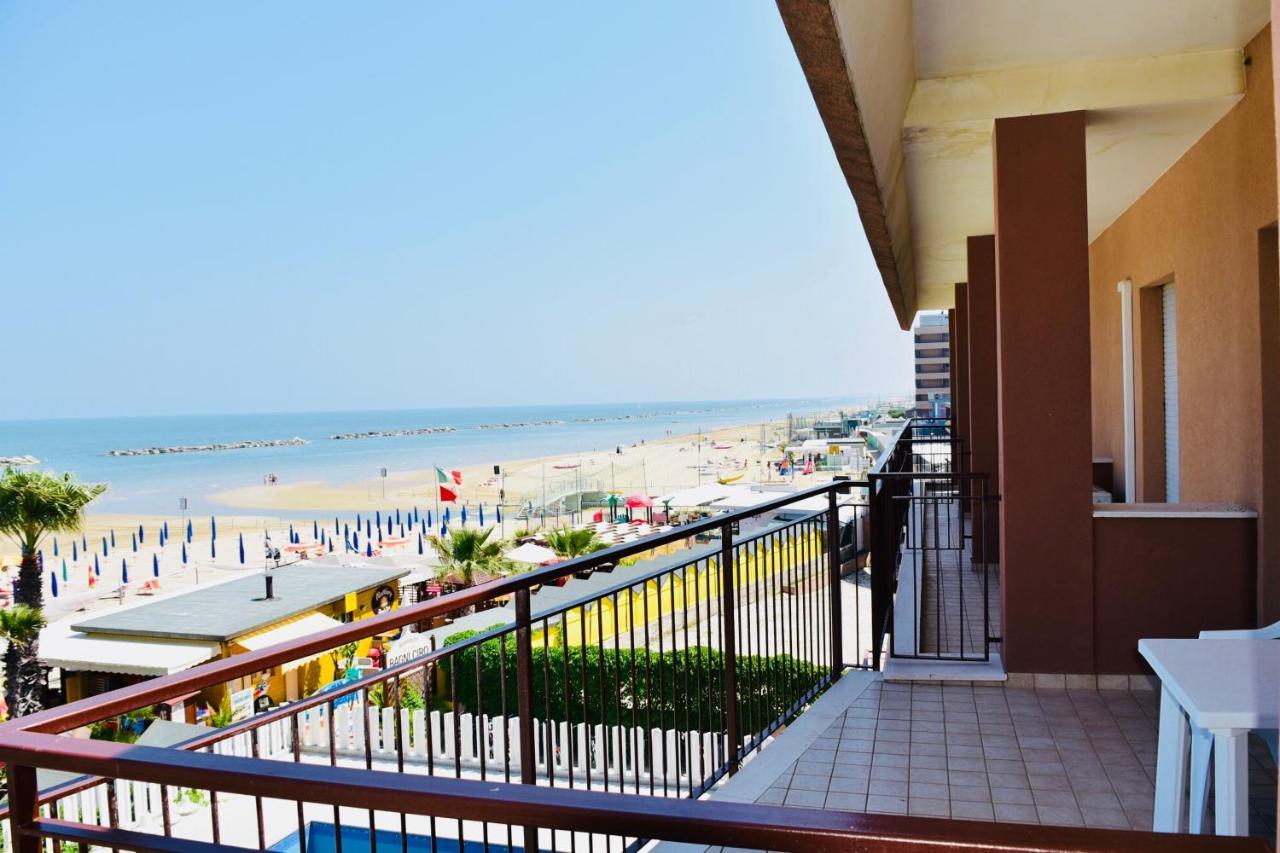 Hotel Astoria Pesaro Esterno foto