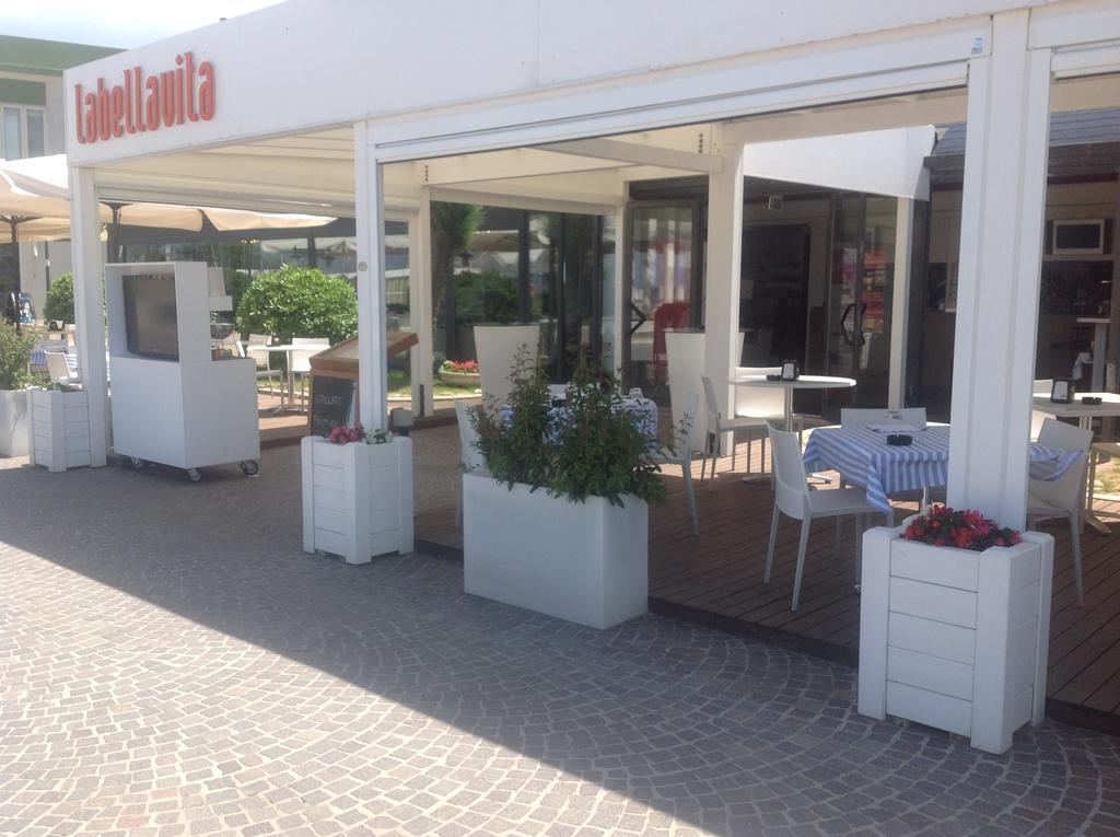 Hotel Astoria Pesaro Esterno foto