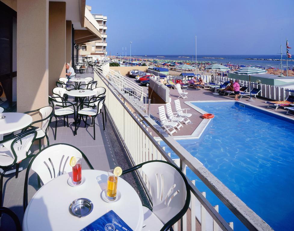 Hotel Astoria Pesaro Esterno foto