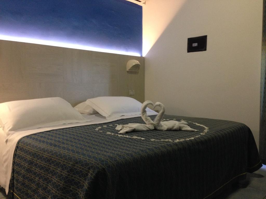 Hotel Astoria Pesaro Esterno foto
