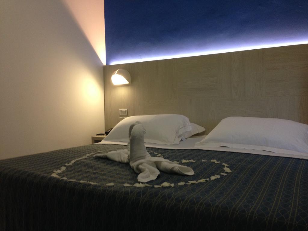 Hotel Astoria Pesaro Esterno foto