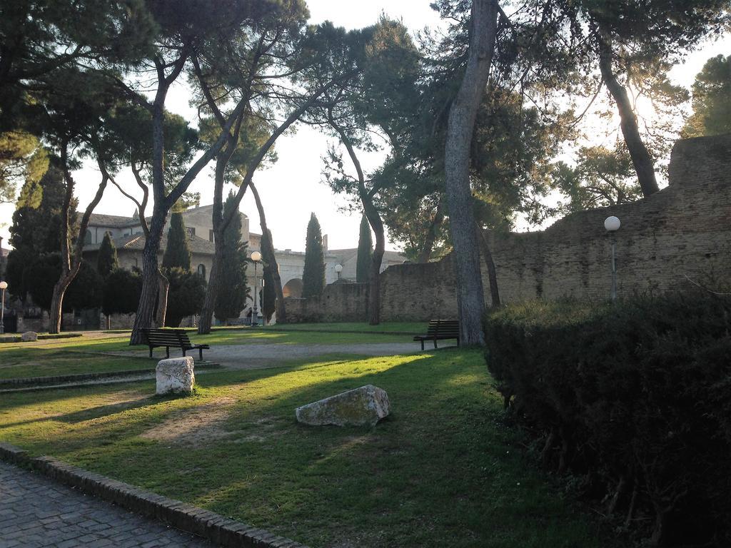 Hotel Astoria Pesaro Esterno foto