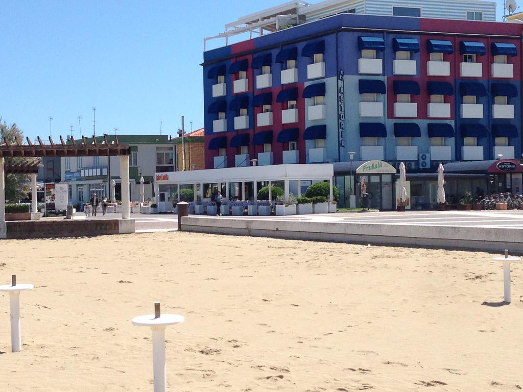 Hotel Astoria Pesaro Esterno foto