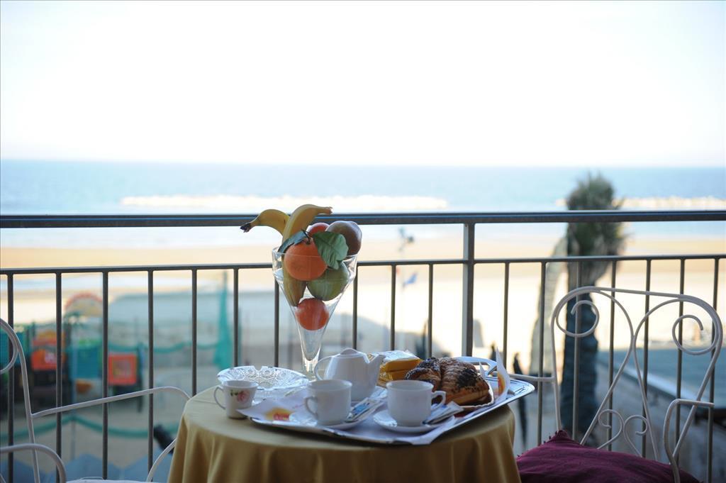 Hotel Astoria Pesaro Esterno foto