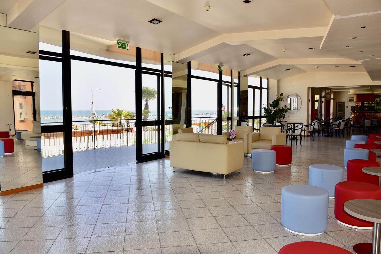 Hotel Astoria Pesaro Esterno foto